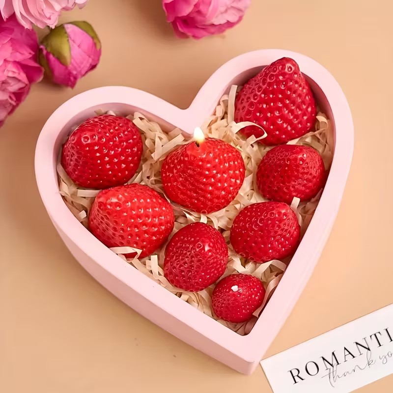 Strawberry Silicone Candle Mol - огляд і ціна Soap Making Equipment